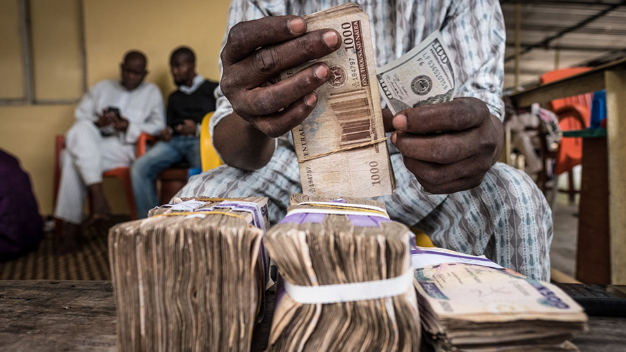 Politicians Now Carry Cash Around After CBN Naira Redesign Move