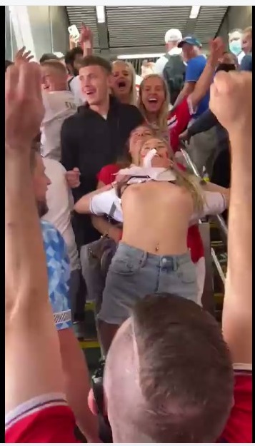 A lady exposes her body to have fun in the world cup